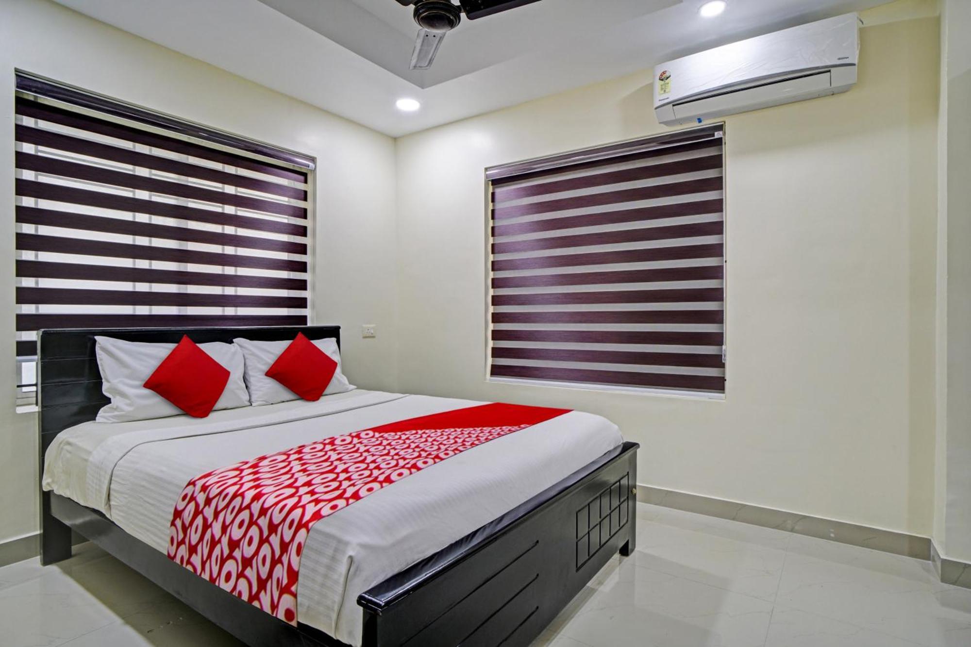 Hotel O Crystal Executive Suites Kochi ภายนอก รูปภาพ