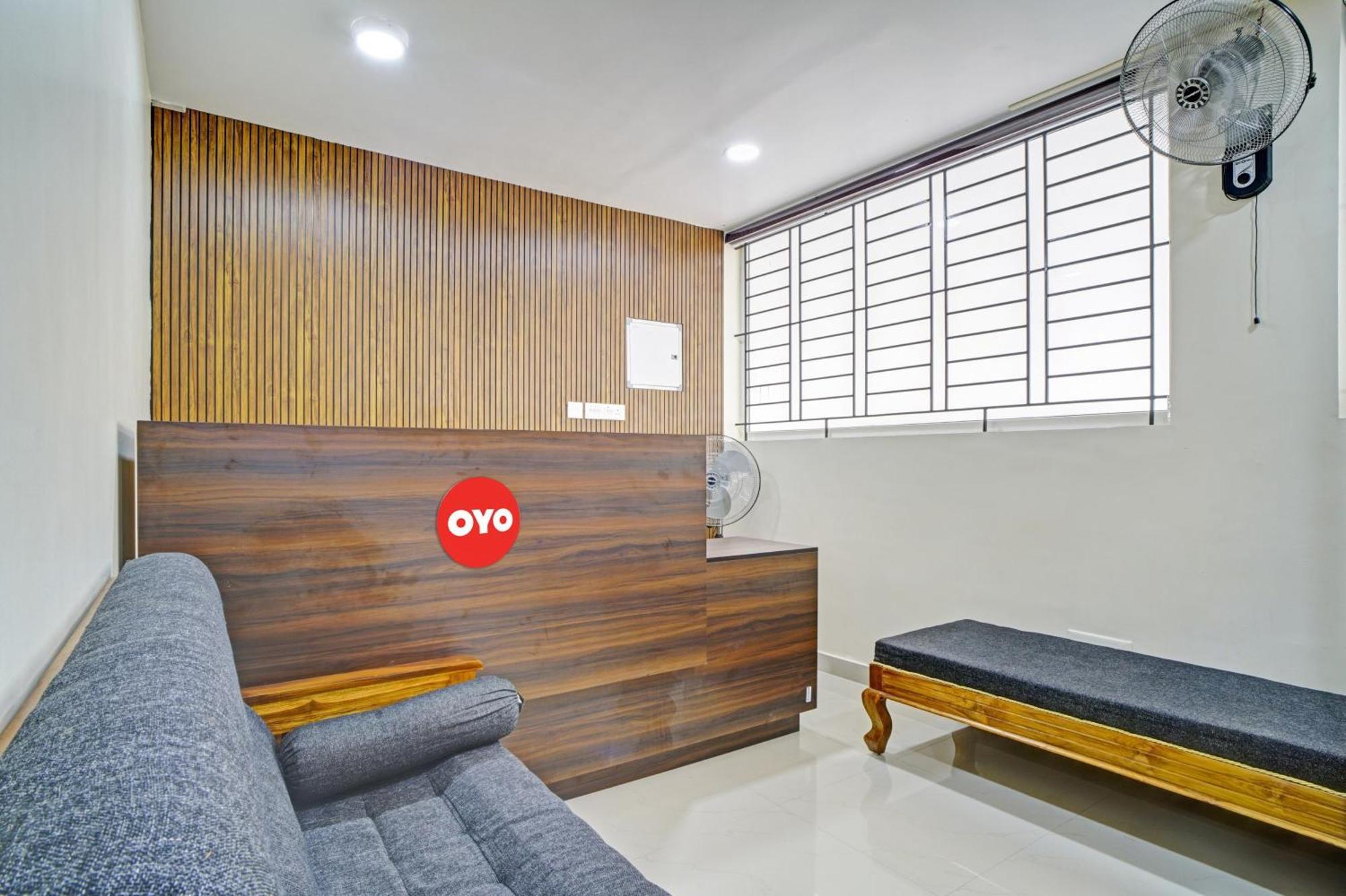 Hotel O Crystal Executive Suites Kochi ภายนอก รูปภาพ