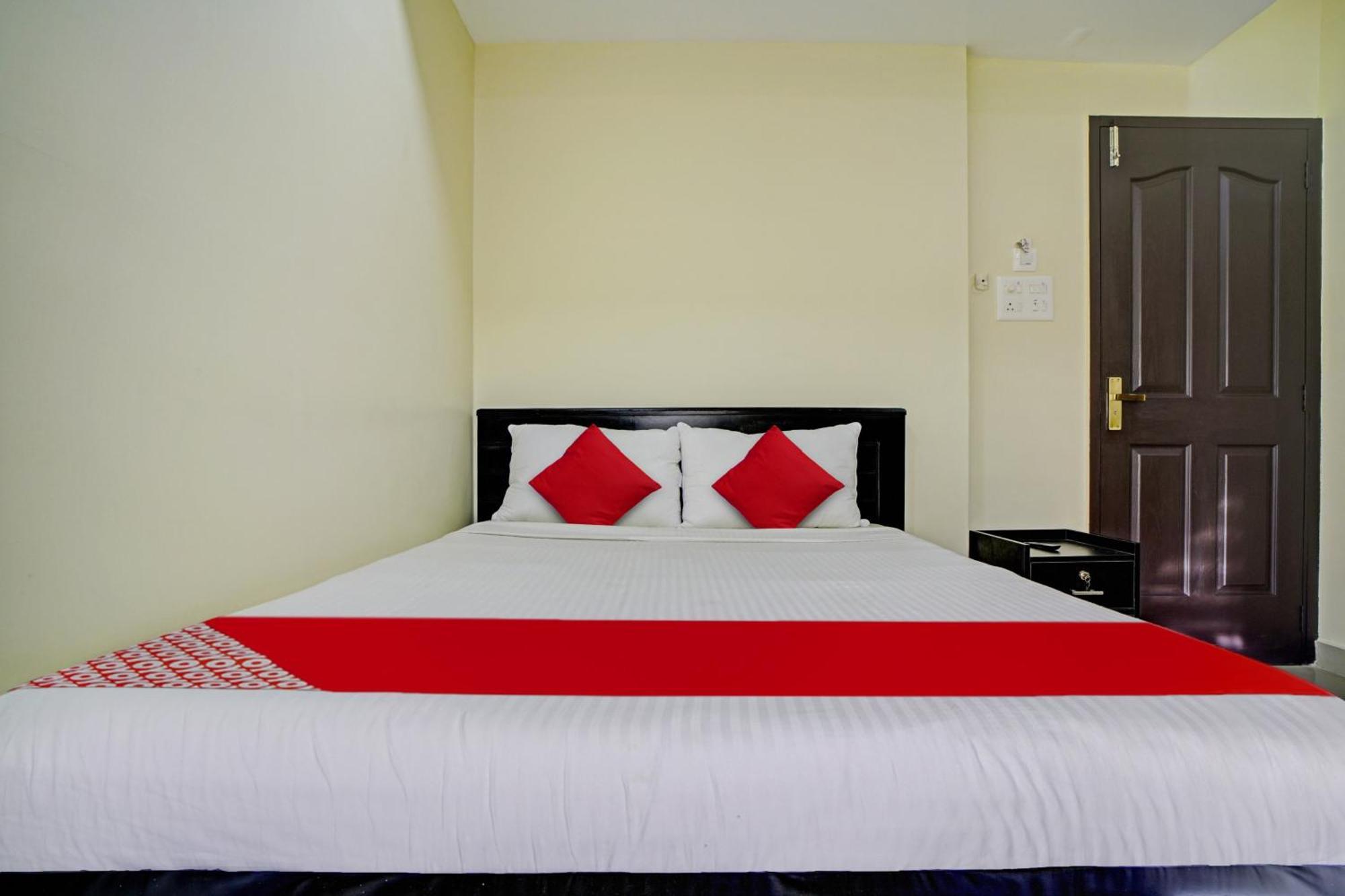 Hotel O Crystal Executive Suites Kochi ภายนอก รูปภาพ