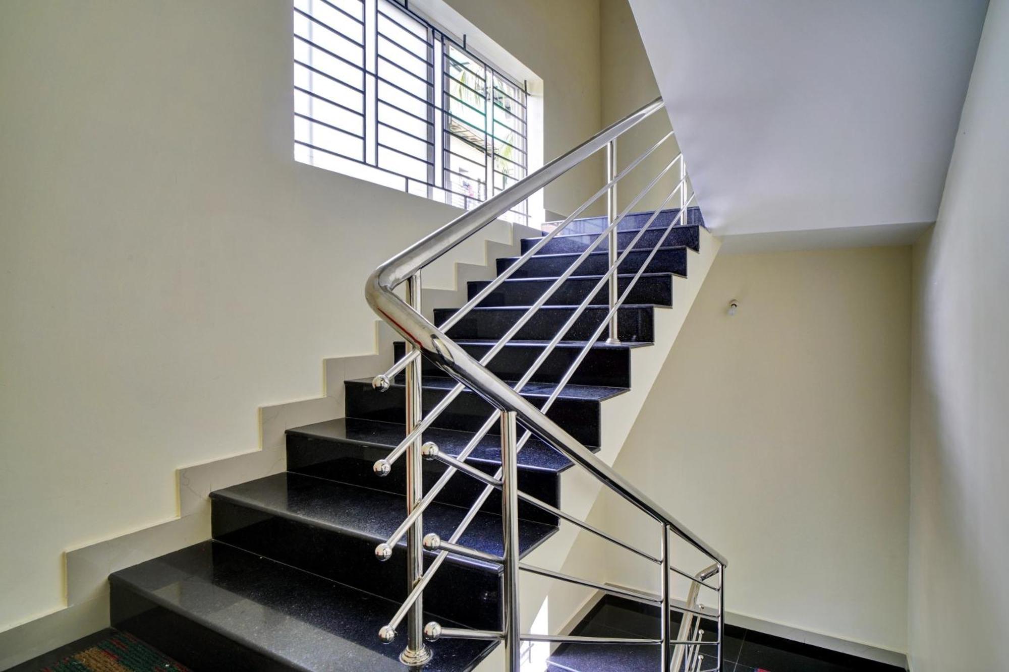 Hotel O Crystal Executive Suites Kochi ภายนอก รูปภาพ