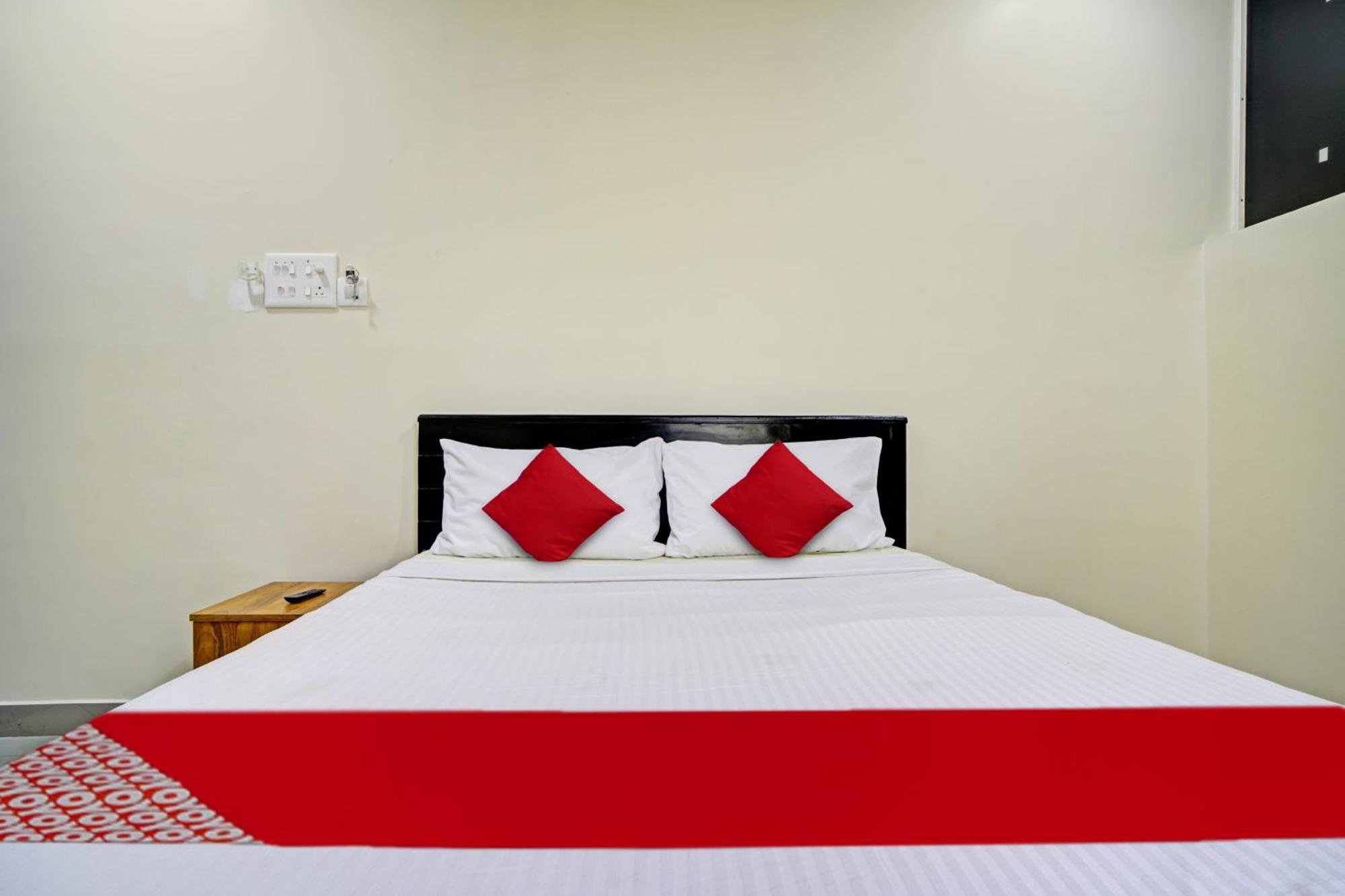 Hotel O Crystal Executive Suites Kochi ภายนอก รูปภาพ