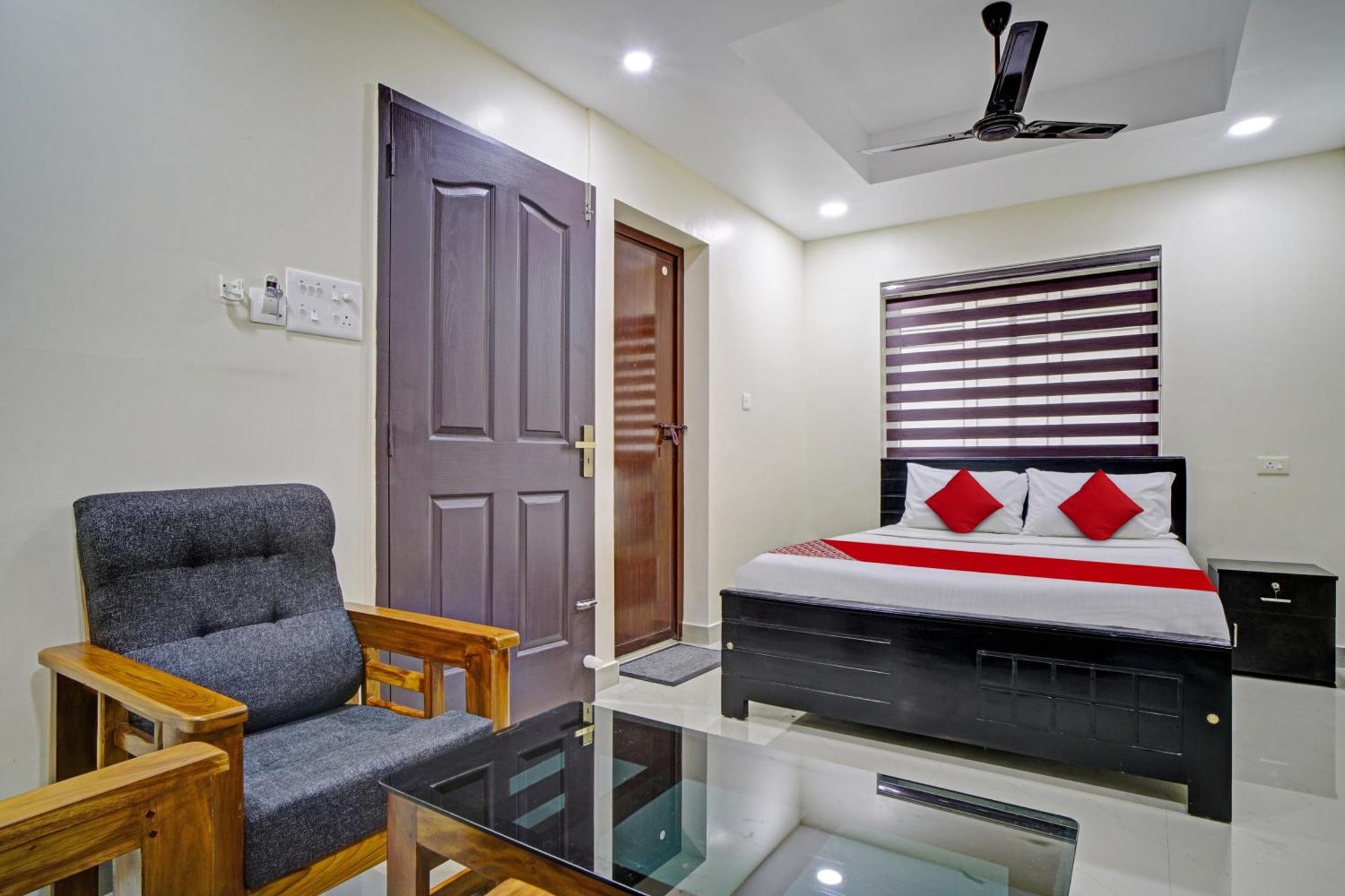 Hotel O Crystal Executive Suites Kochi ภายนอก รูปภาพ