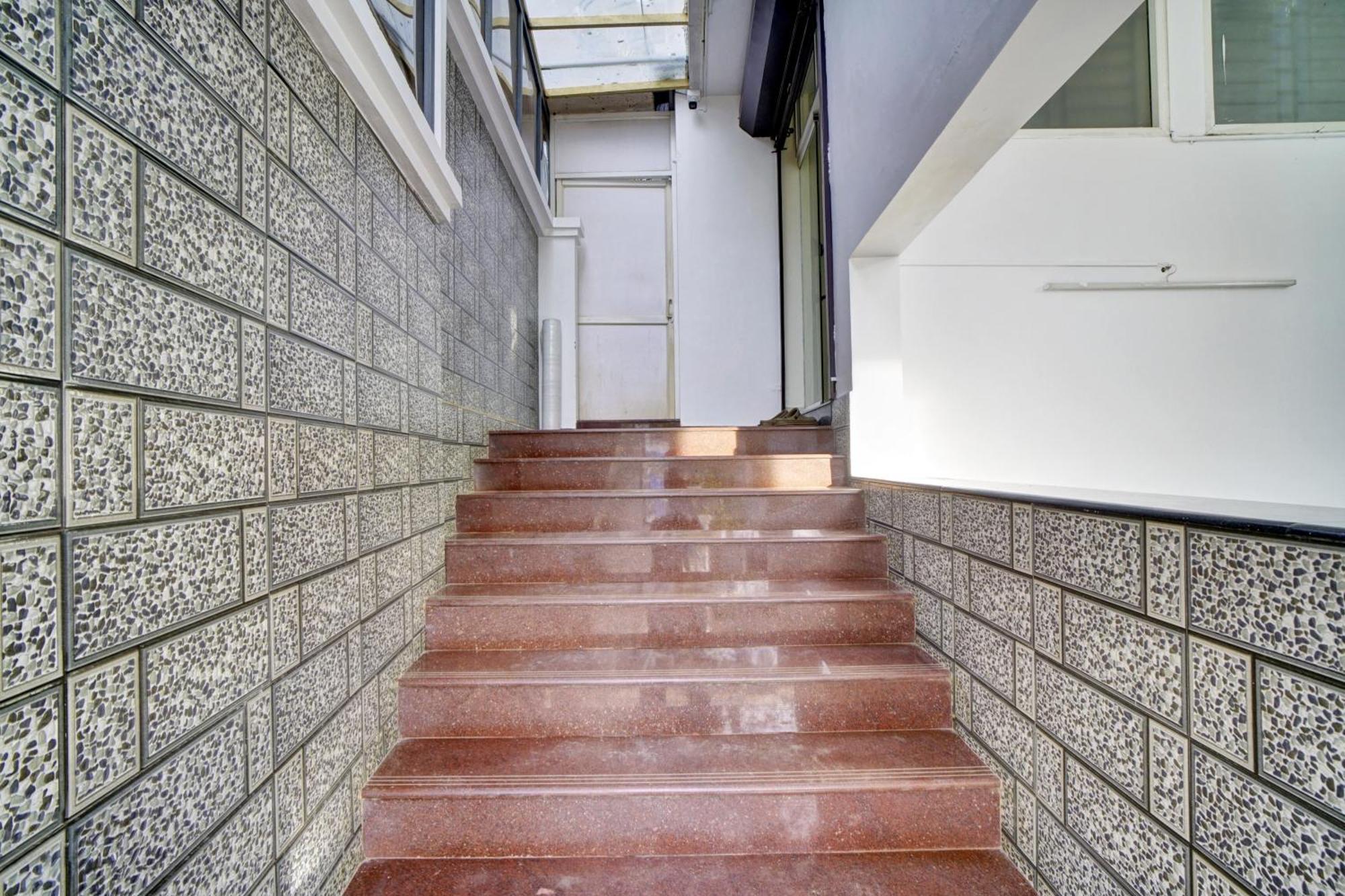 Hotel O Crystal Executive Suites Kochi ภายนอก รูปภาพ