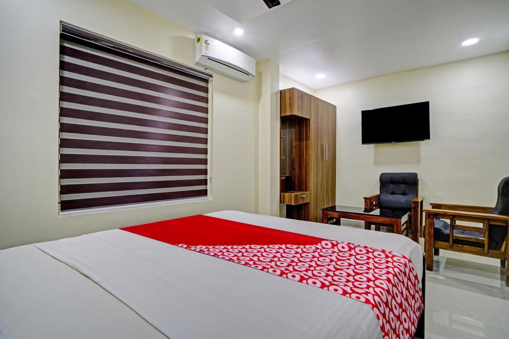 Hotel O Crystal Executive Suites Kochi ภายนอก รูปภาพ