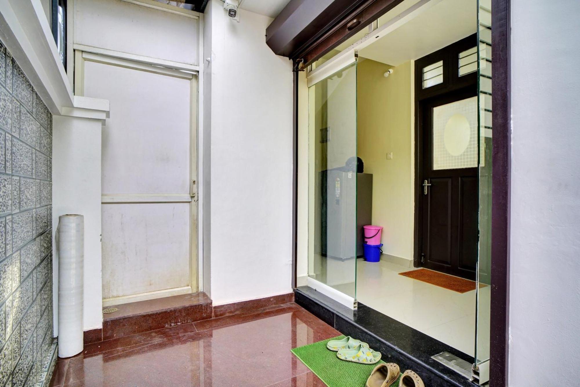Hotel O Crystal Executive Suites Kochi ภายนอก รูปภาพ